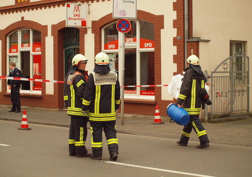 Weisses Pulver im Buero gefunden Koeln Porz Mitte Hauptstr P054.JPG